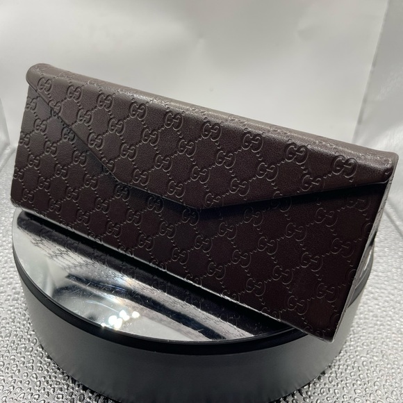 Genuine GUCCI prescription glasses with an eyeglass case. - Picture 9 of 10
